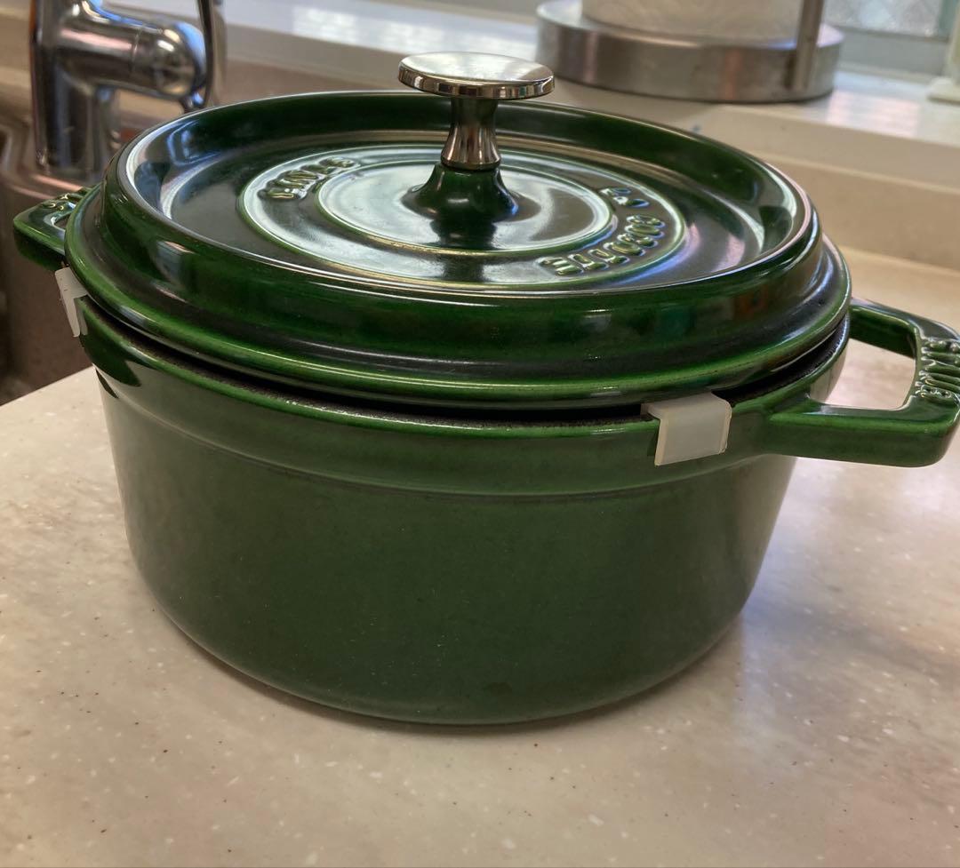 STAUB ストウブ両手鍋　ココット ラウンド18cm 1.7L