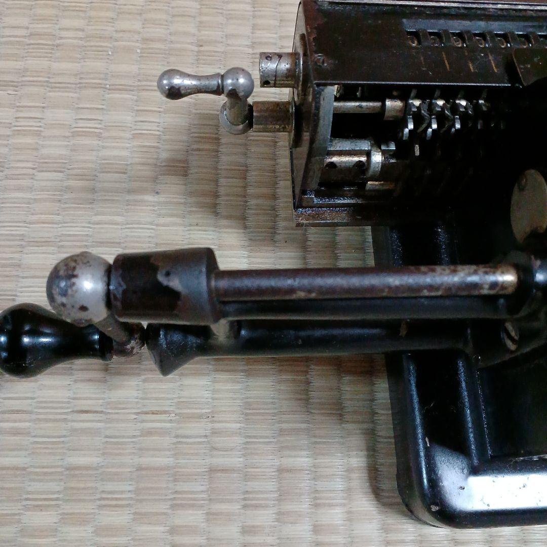 アンティーク　レトロ手回し計算機