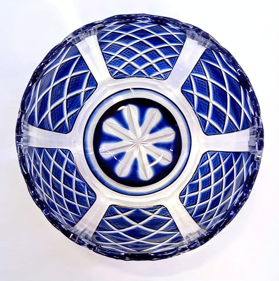 【翡翠カワセミ】島津薩摩切子 薩摩ガラス工芸 向付鉢 藍 魚子 花縁連弁状