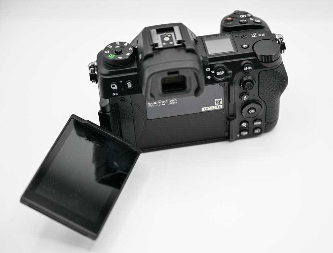 Nikon Z 6 III ミラーレス一眼カメラ