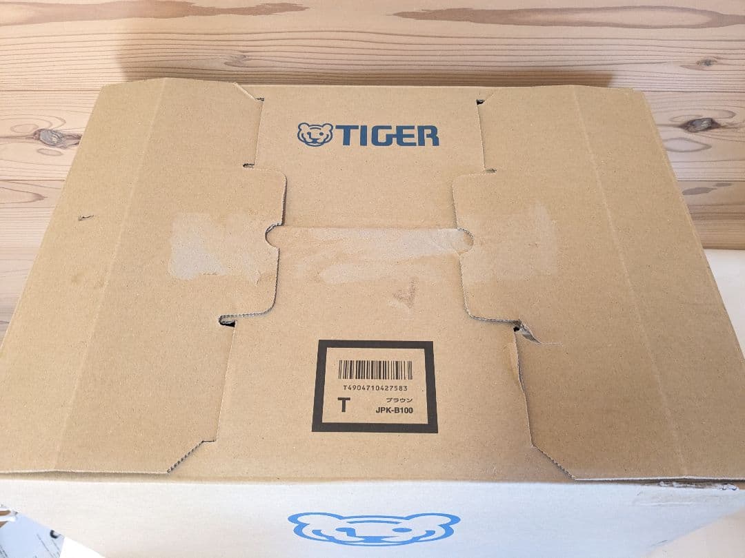 【未使用】タイガー　TIGER 炊飯器 5.5合 ブラウン JPK-B100T