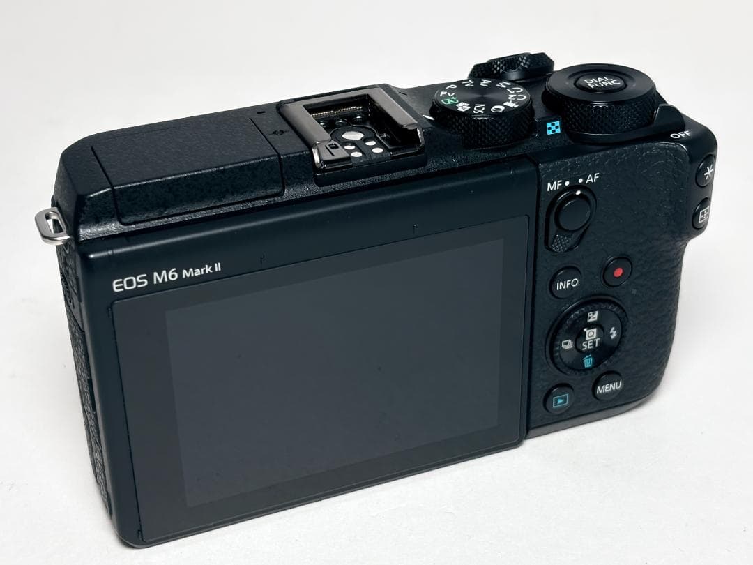 元箱付き 新品級 キヤノン EOS M6 Mark II ボディ ブラック