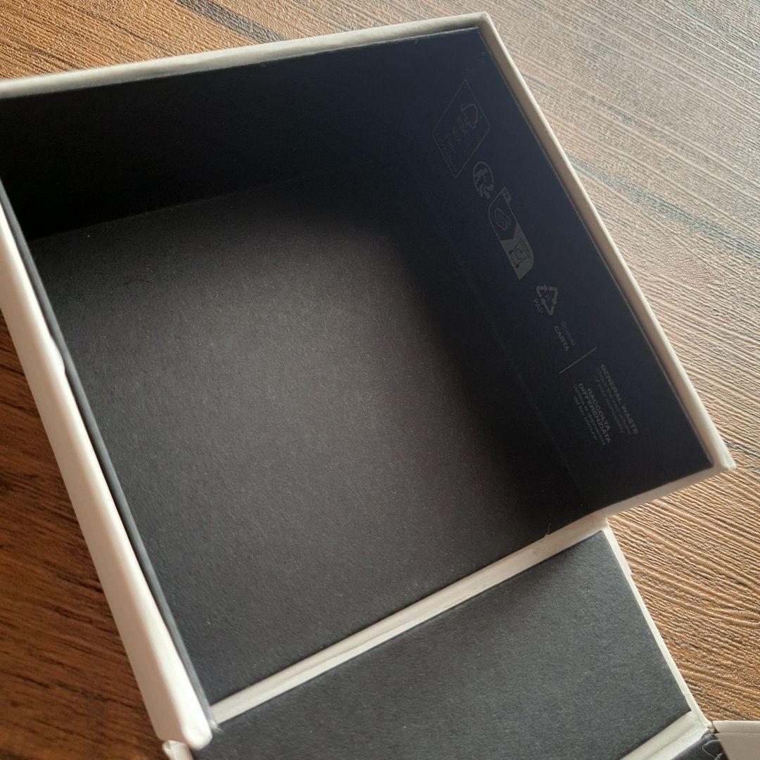 LOEWE ロエベ　ブローチ