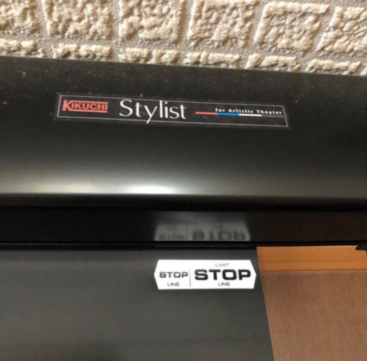 KIKUCHI プロジェクトスクリーン　100インチ　スプリングローラー自動巻き