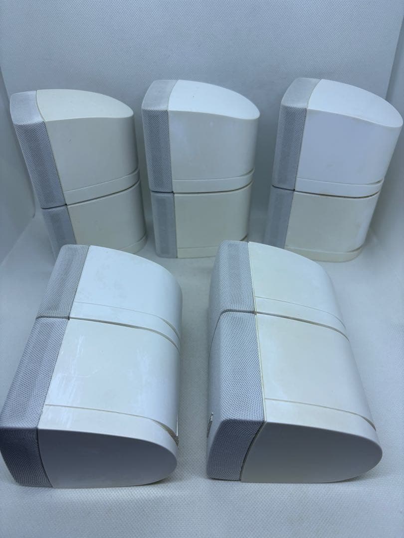 BOSEダブルキューブ型サラウンドスピーカー5個セット白　天釣り金物のつき