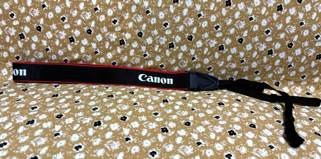 Canon EOS Kiss X8i (W)﻿ダブルレンズセット 一眼レフカメラ