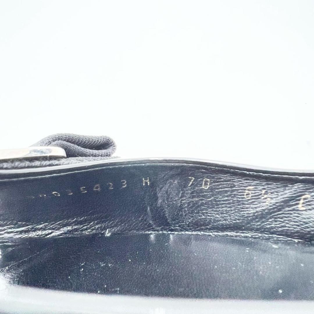 フェラガモ ミュール サンダル 黒エナメル リボン 6 1/2C 美品 23.5