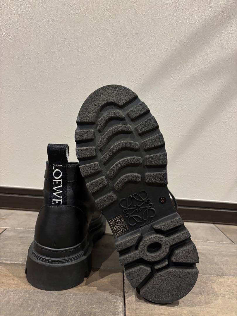 LOEWE ブラック レザーブーツ