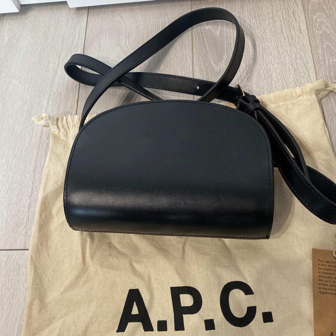 早い者勝ち！A.P.Cレザーショルダーバッグ