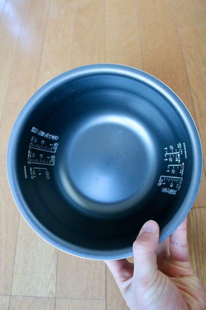 ☆美品！ 2022年製！ 象印 炊飯器 NW-VH10 5.5合 IH炊飯ジャー