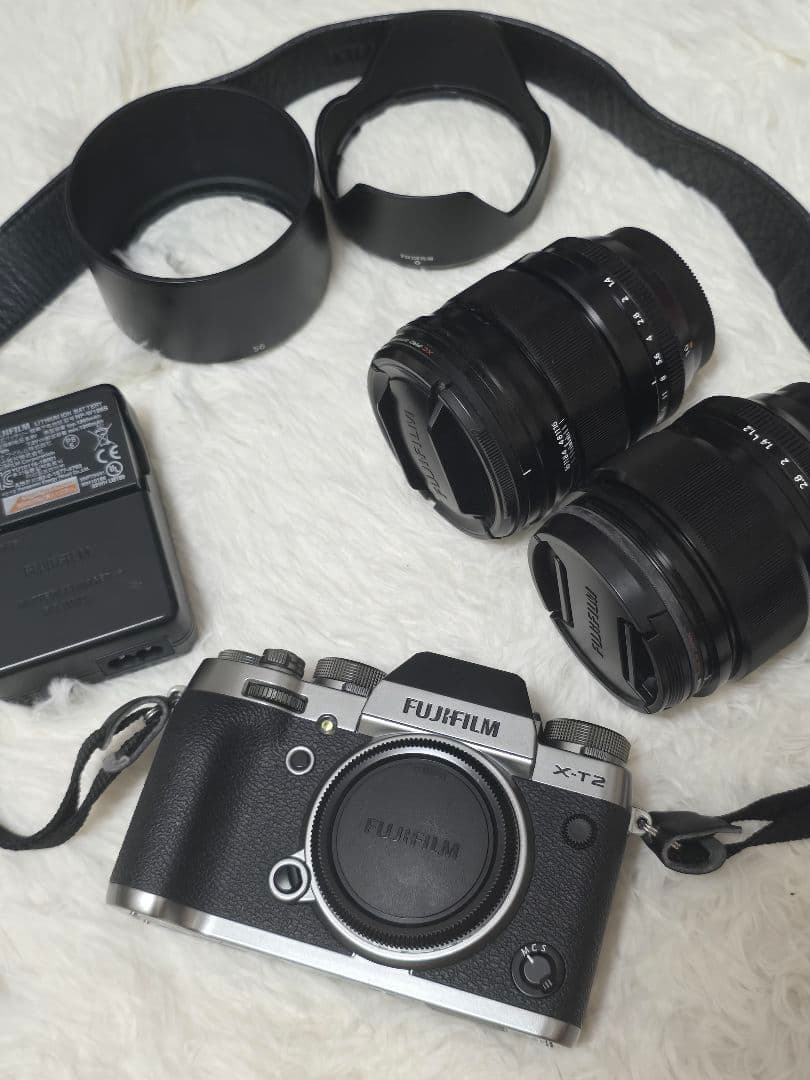 Fujifilm X-T2 ミラーレスカメラ レンズ2つ付