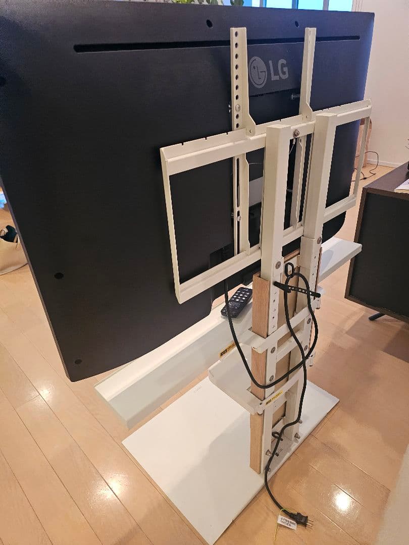 【中古】LG モニター ディスプレイ 43UN700-B 42.5インチ/4K