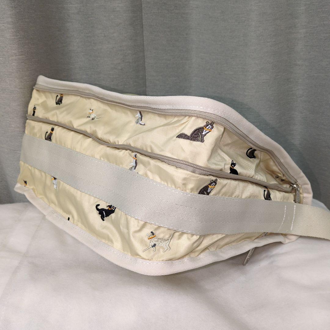 新品未使用　タグ付き！LeSportsac ショルダーバッグ 犬 ネコ刺繍