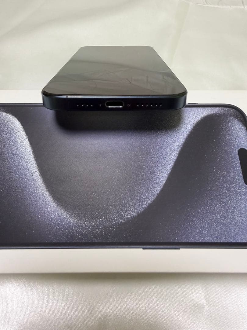 【美品／新品ガラスフィルム付】iPhone15promax 256GB