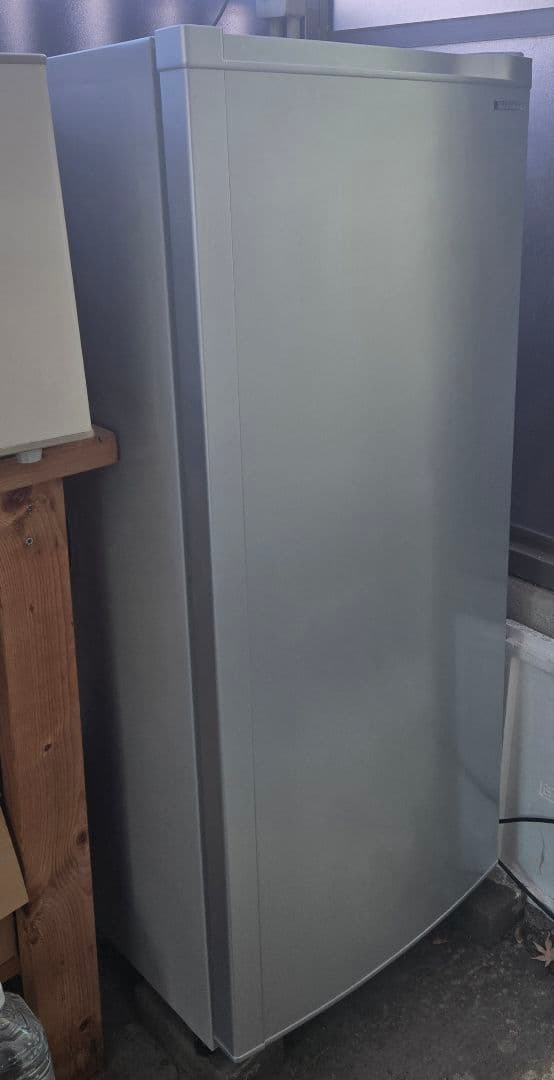 美品　2023年　5年長期保証レシート有　 1年使用　冷凍庫 YRT-C14H1