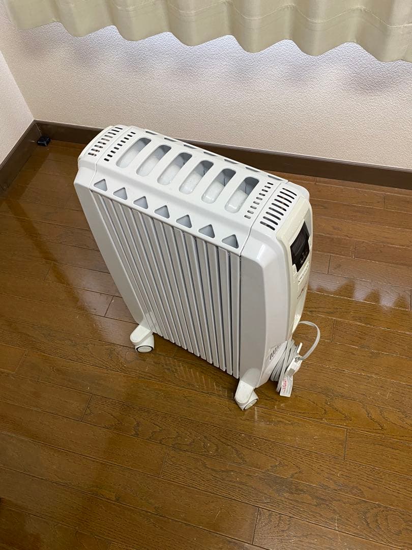 デロンギオイルヒーター　TDD0712W