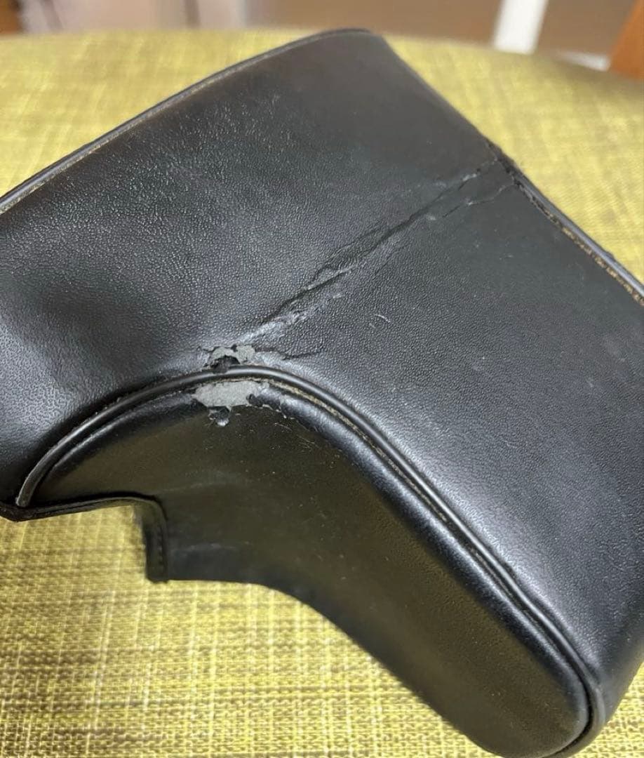 【Nikon FM10 】フィルムカメラ 35〜70㎜レンズ、専用ケース付き