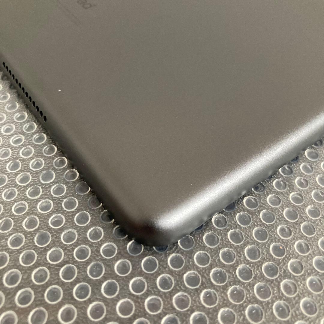 3733【早い者勝ち】電池良好☆iPad8 第8世代 32GB SIMフリー☆