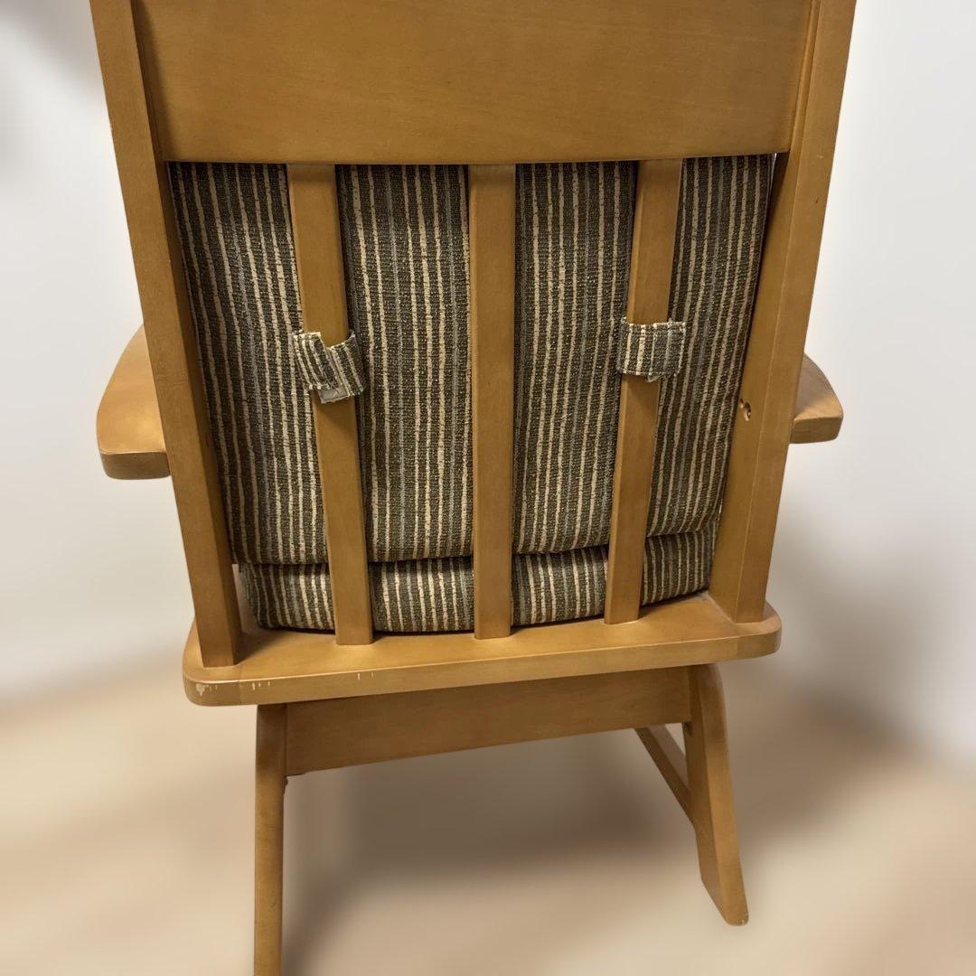 【回転】ストライプ柄の木製ダイニングチェア