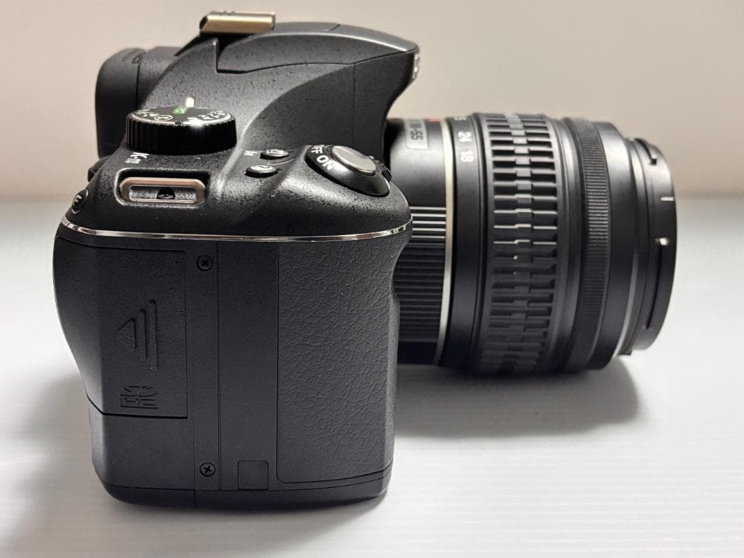 動作品 PENTAX K-m デジタル一眼レフカメラ 18-55mm レンズ付き