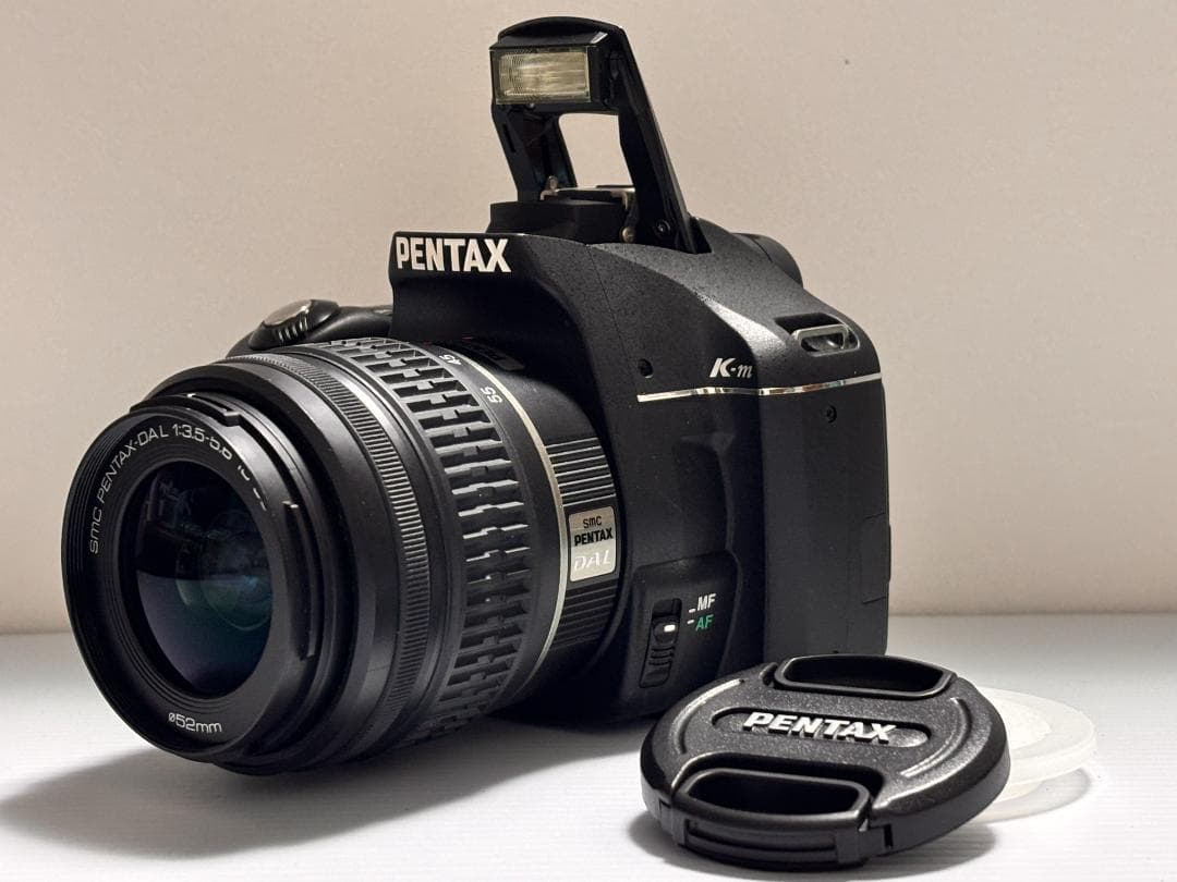 動作品 PENTAX K-m デジタル一眼レフカメラ 18-55mm レンズ付き