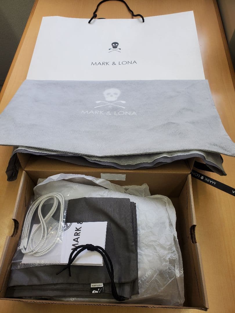 MARK&LONA最新マークアンドロナプレゼント付きゴルフシューズ　26cm