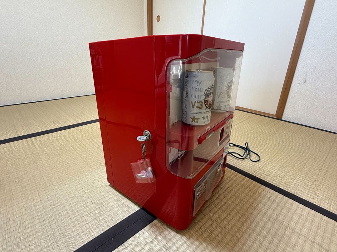 冷蔵自動販売機（日本ハムファイターズ記念缶付）