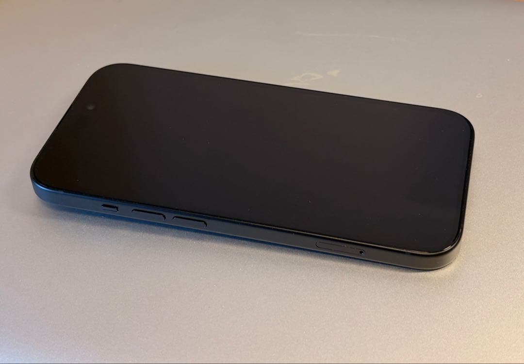 iPhone 15 ブラック 128GB 本体　SIMフリー