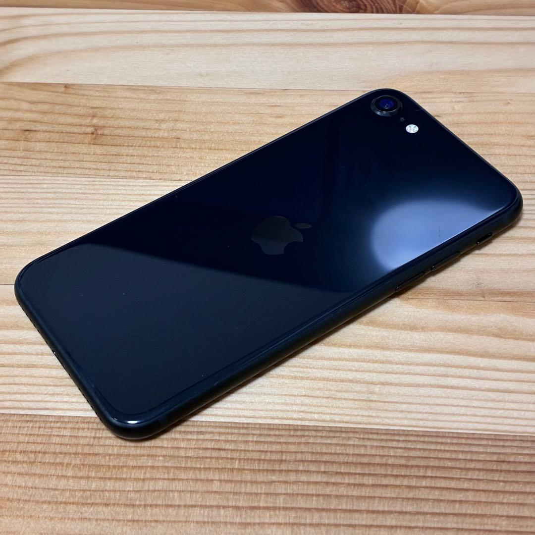 s*7様 バッテリー新品　iPhoneSE第3世代64GB SIMフリー　美品