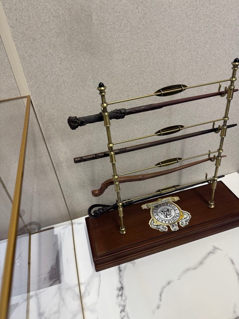 ハリーポッター　杖コレクション（ショーケース付き）