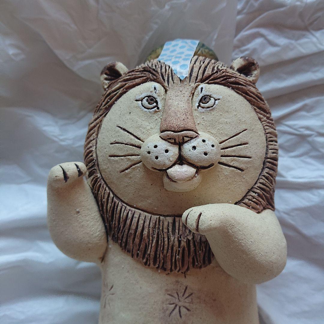 かとうゆみさんのライオンの陶器置物 ベレー帽子付き
