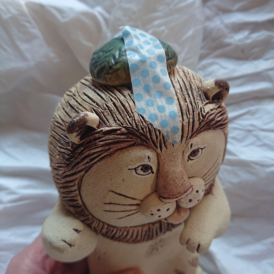 かとうゆみさんのライオンの陶器置物 ベレー帽子付き
