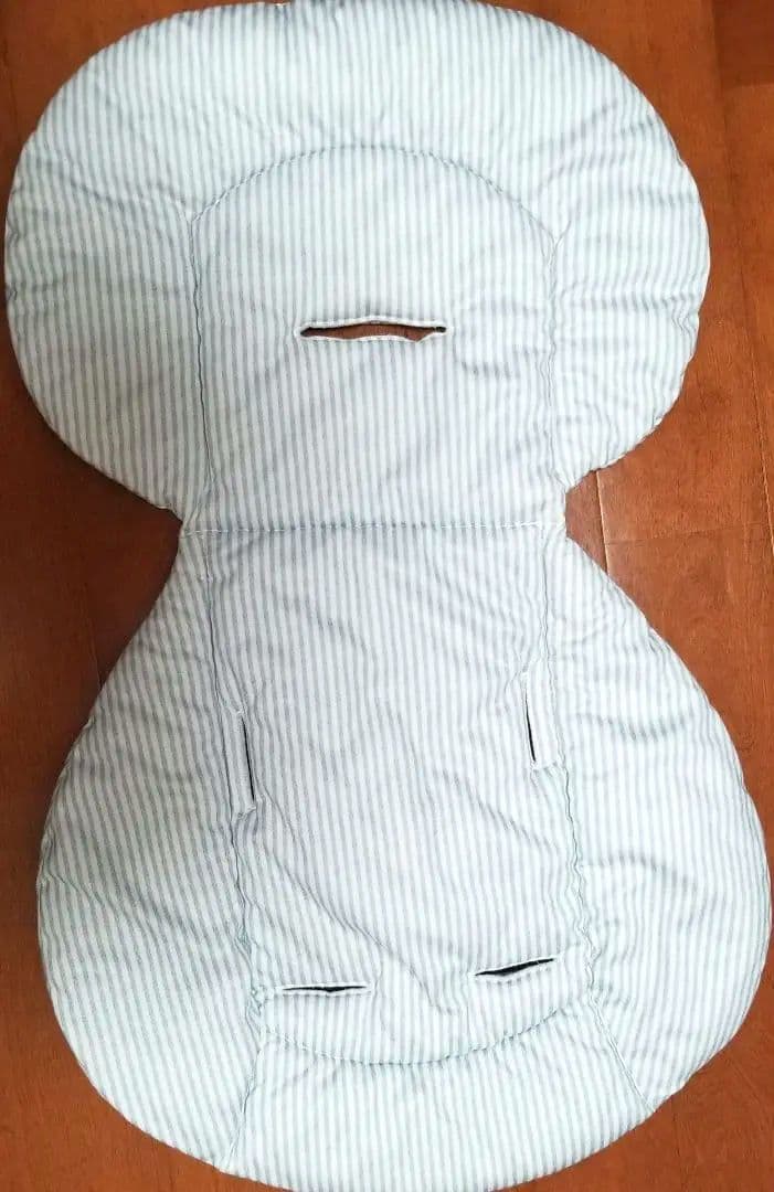 （送料込）コンビ ネムリラ 4キャス 手動 ハイローチェア