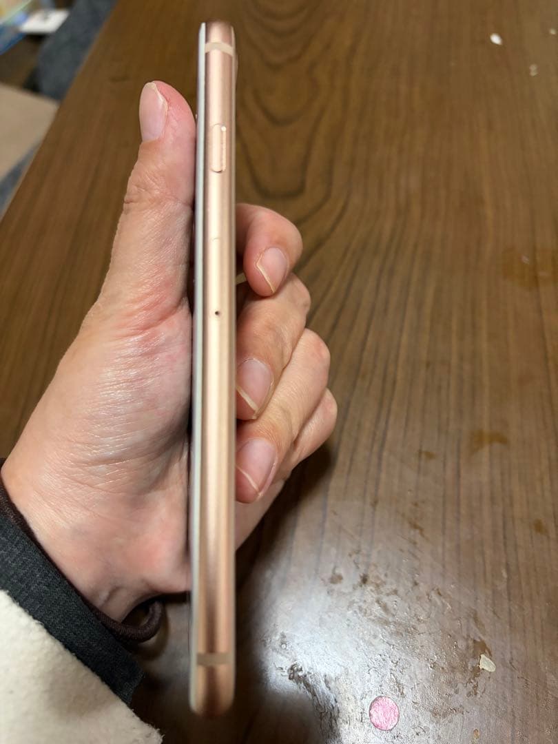 P*h様 Apple iPhone 8 ゴールド