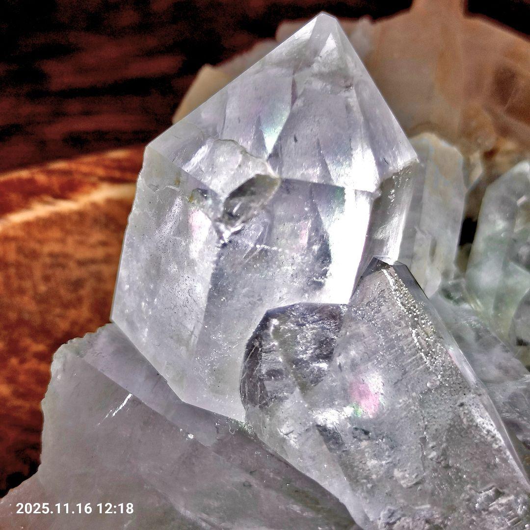 最高品質 ブラジル コリント産 水晶クラスター 159g 虹多数 グラデーション