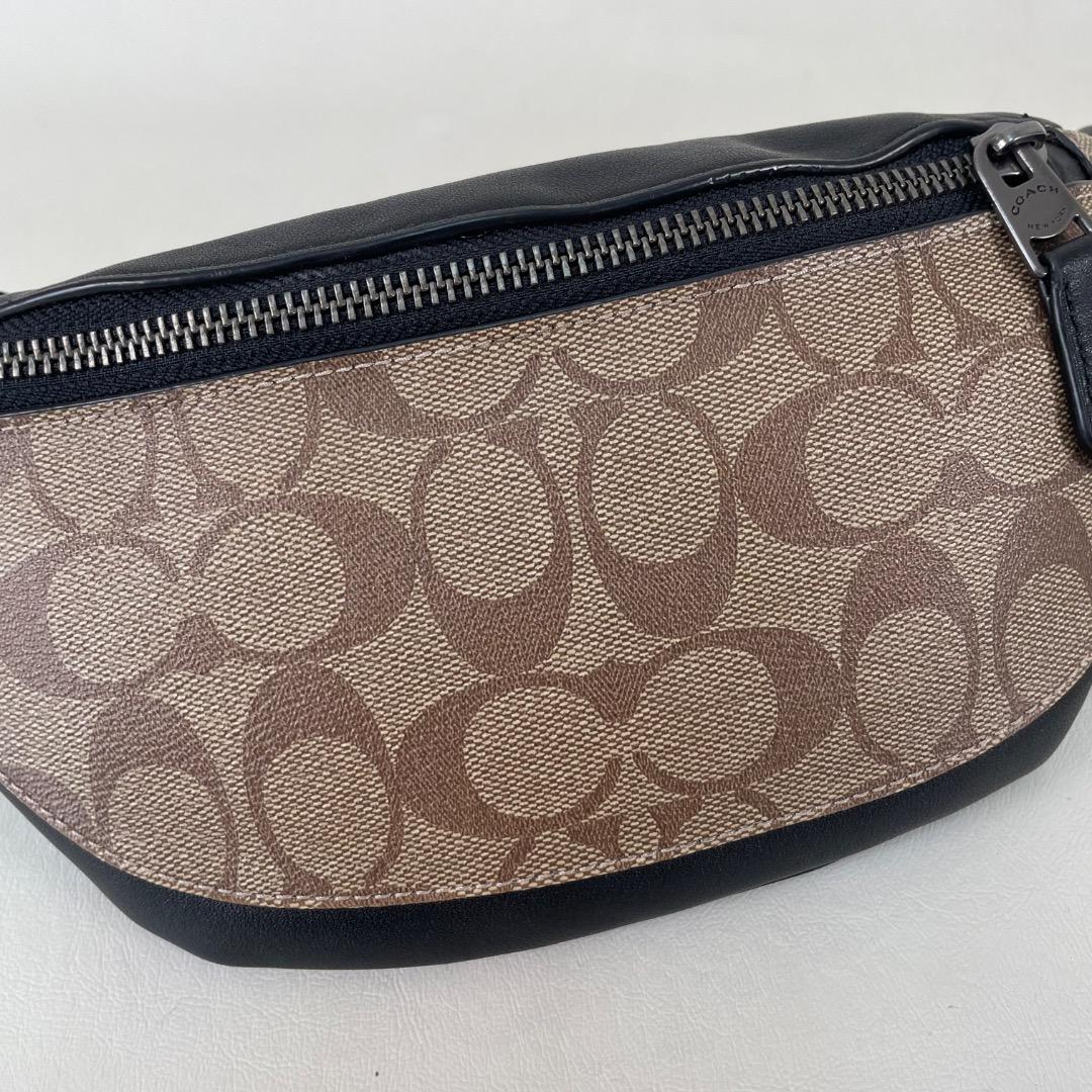 C5 美品✨COACH ボディバッグ F84711 ブラック×シグネチャー