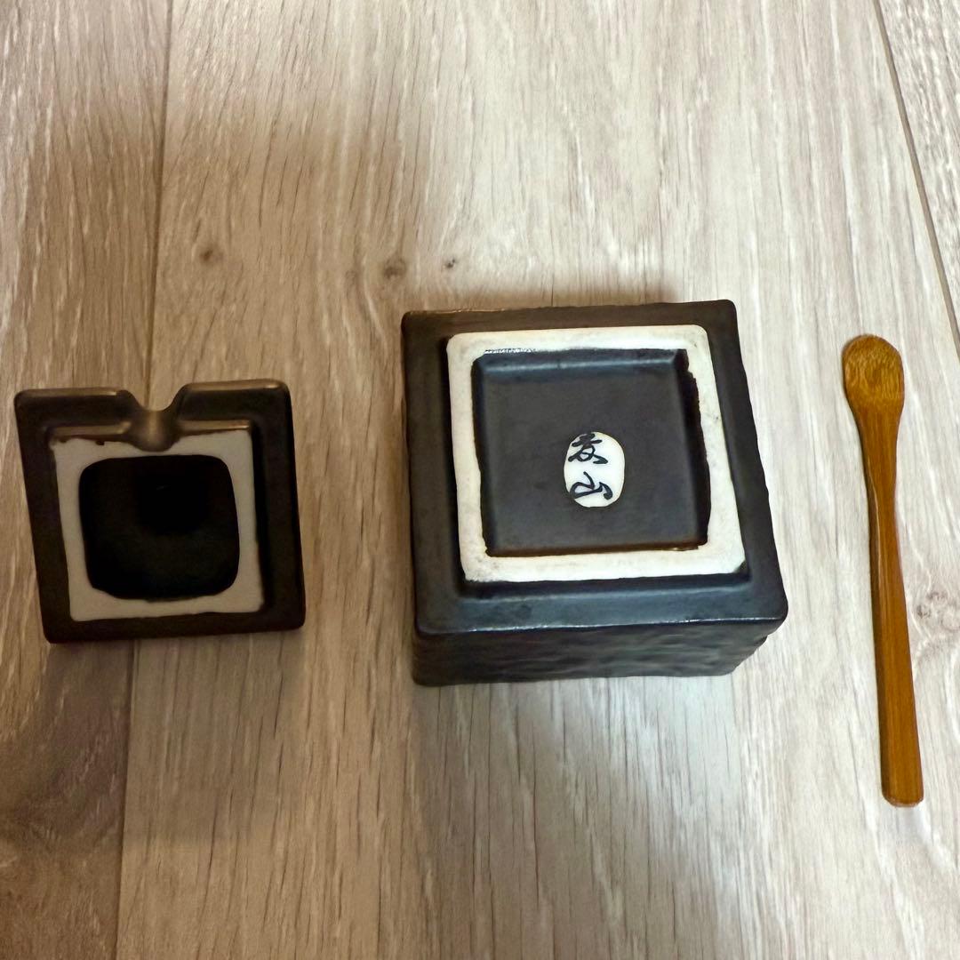 【数の指定OK】　黒　陶器　調味料入れ　薬味入れ　専用スプーン付き　17個セット