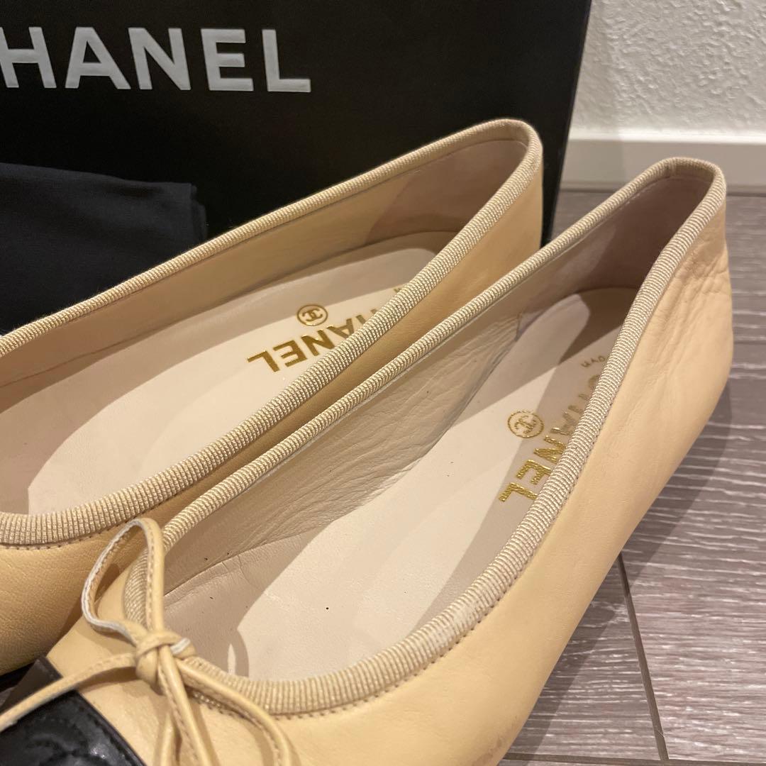 CHANEL フラットシューズ ベージュ・黒