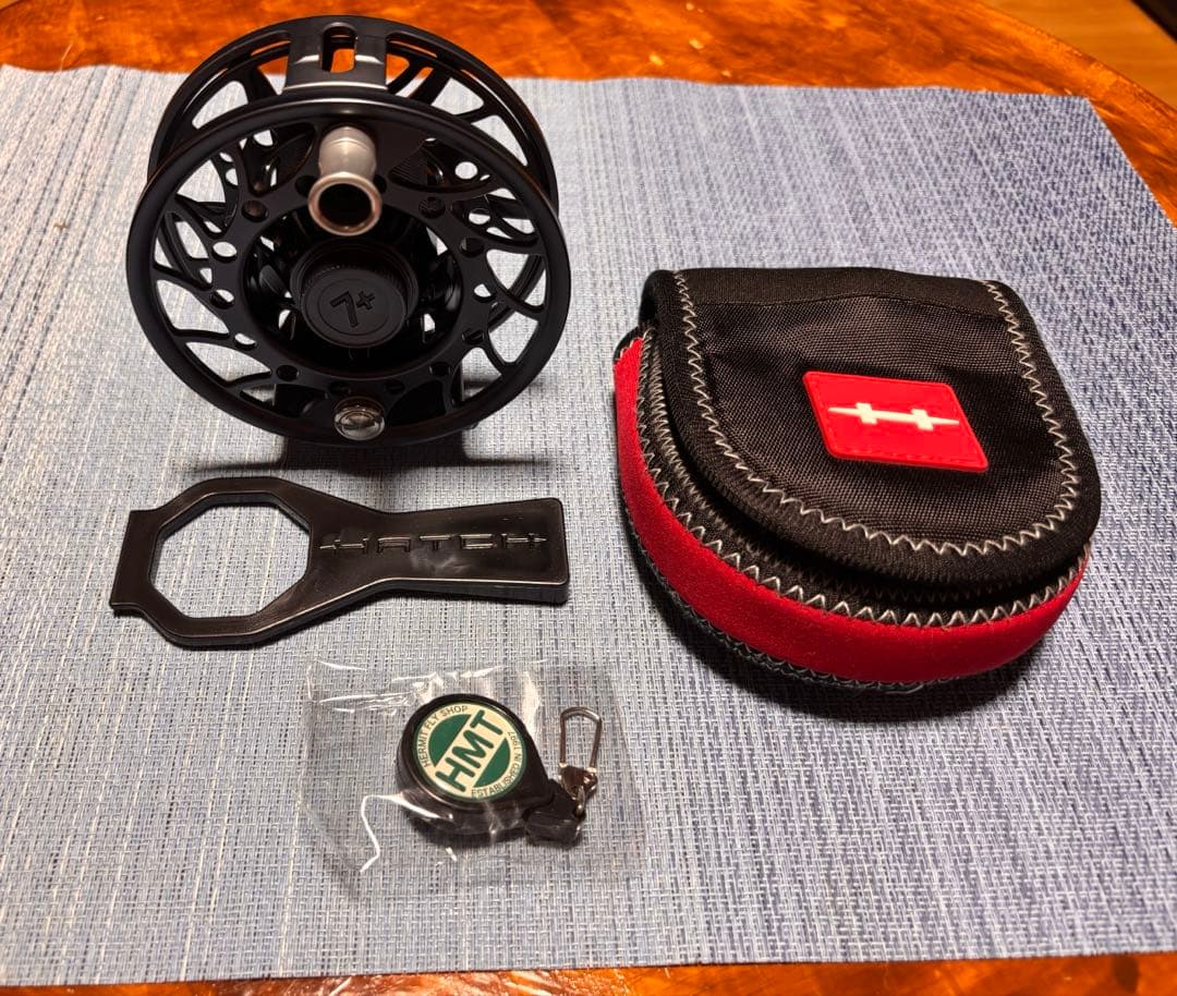 リール Hatch Iconic 7 Plus Gray/Black Mid