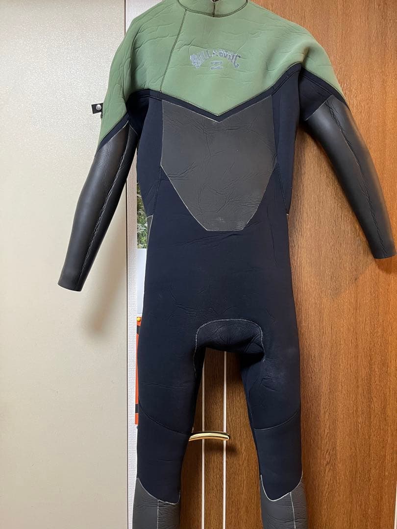 ウェットスーツMLサイズ　セミドライ（5mm)