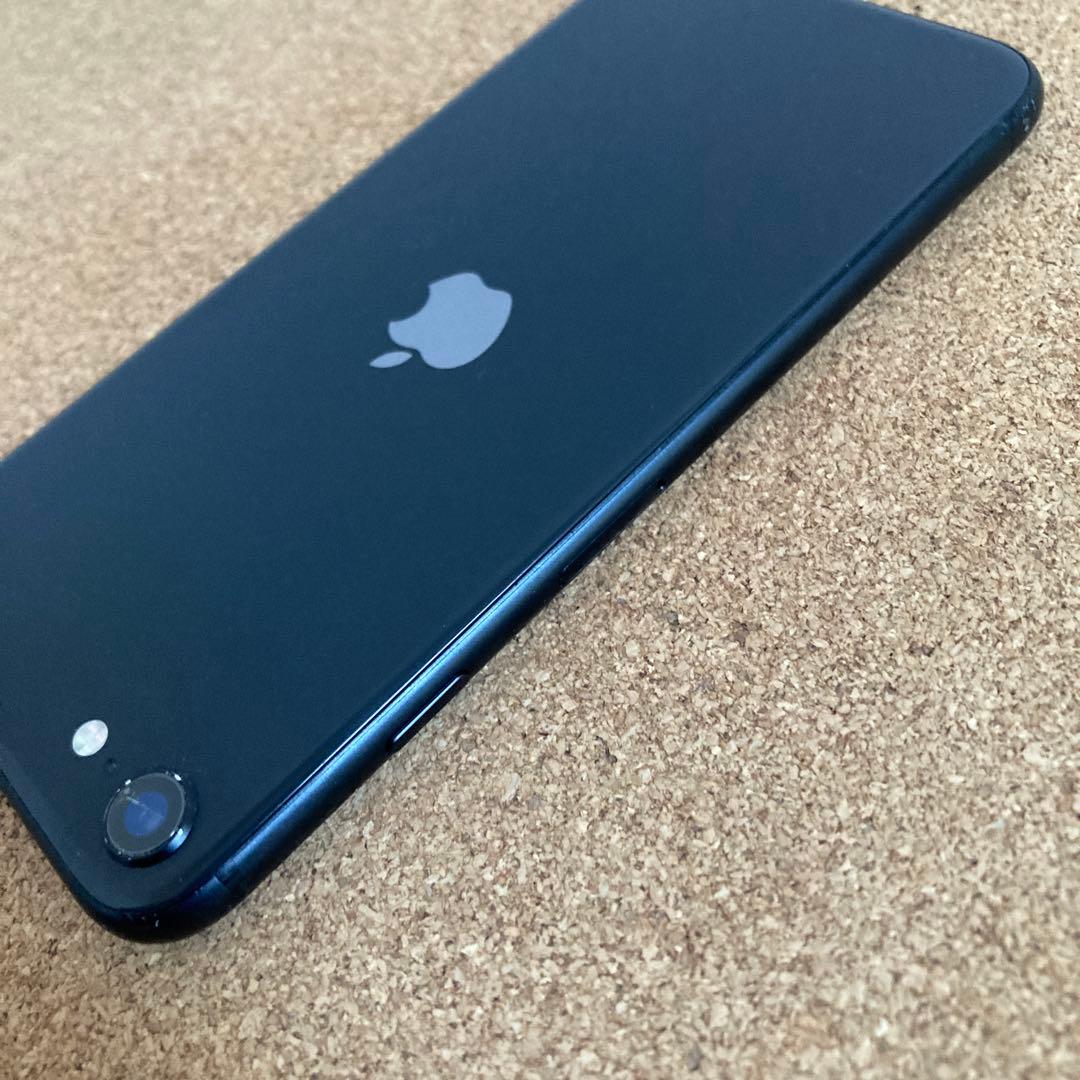 3923【早い者勝ち】iPhoneSE2 第2世代 128GB SIMフリー☆