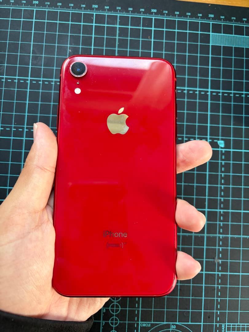 iPhone XR レッド 本体