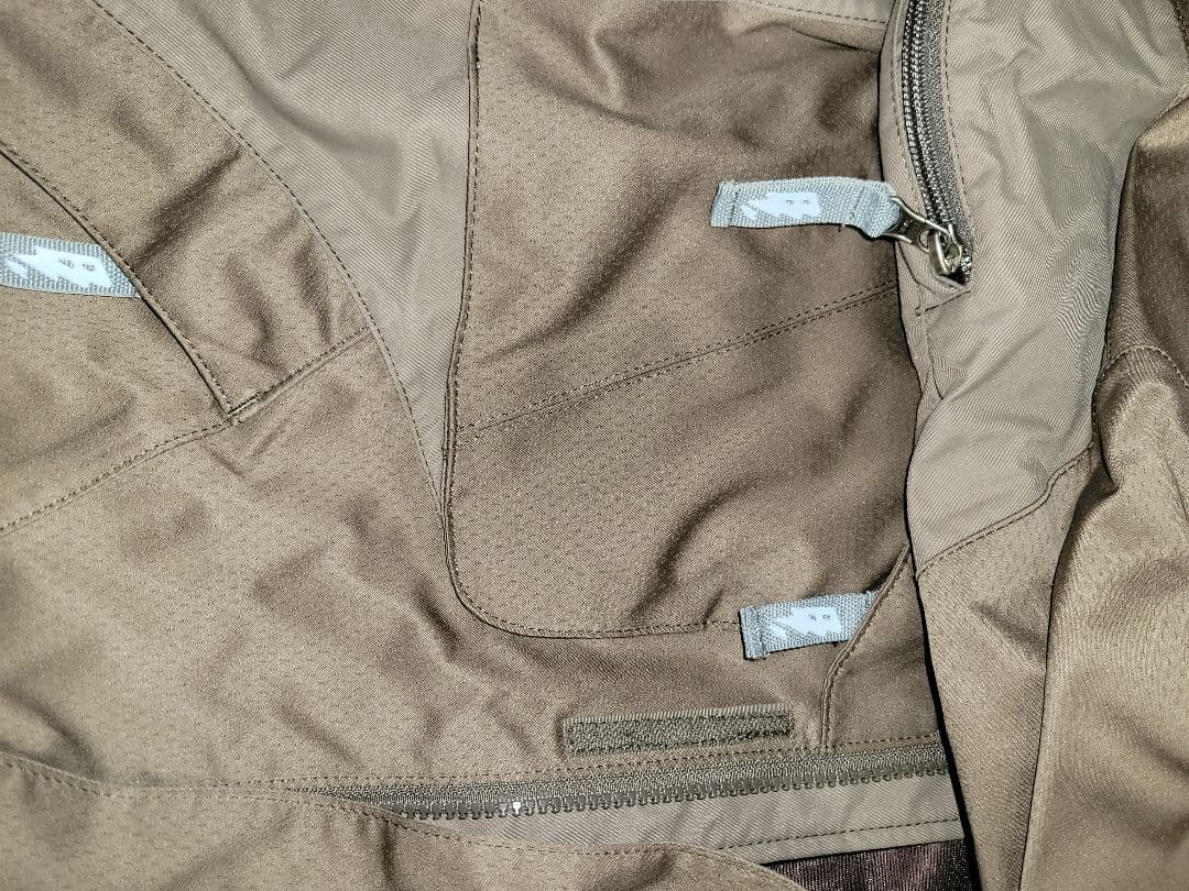 デザイン、最終値下げ素材最高級スノーボードウェア まずはみてください、お勧めです