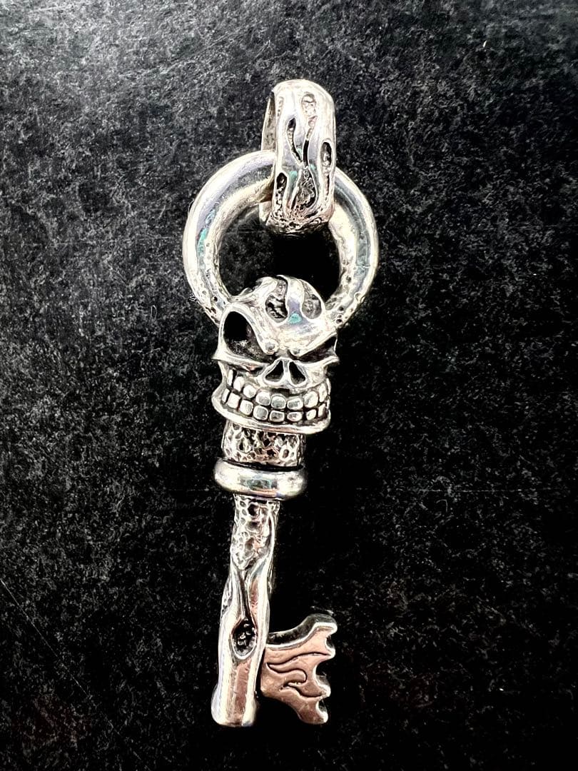極美品　スターリンギア　スケルトンキーペンダント　全長8㎝