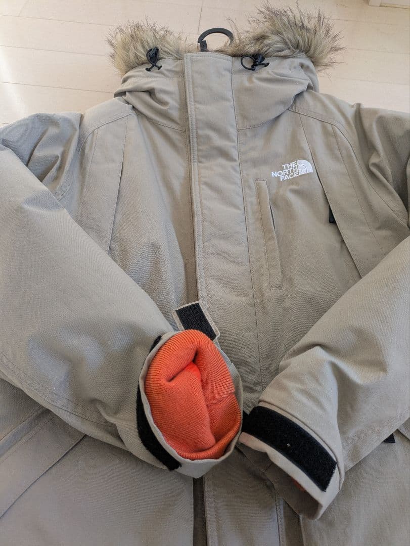 THE NORTH FACE ベージュ ダウンジャケット