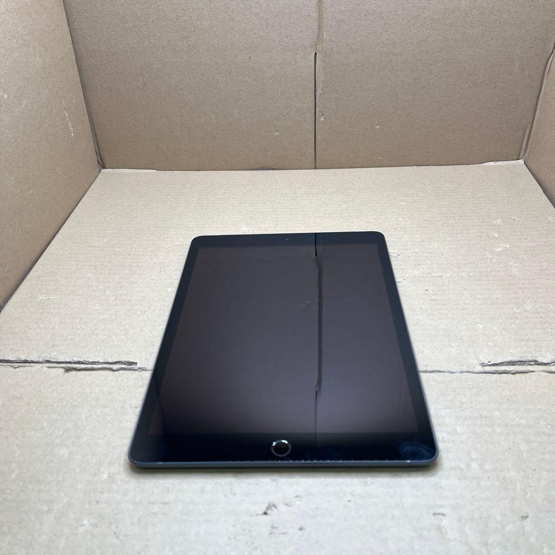 iPad (第７世代)Wi-Fi + Cellular 32GB スペースグレイ