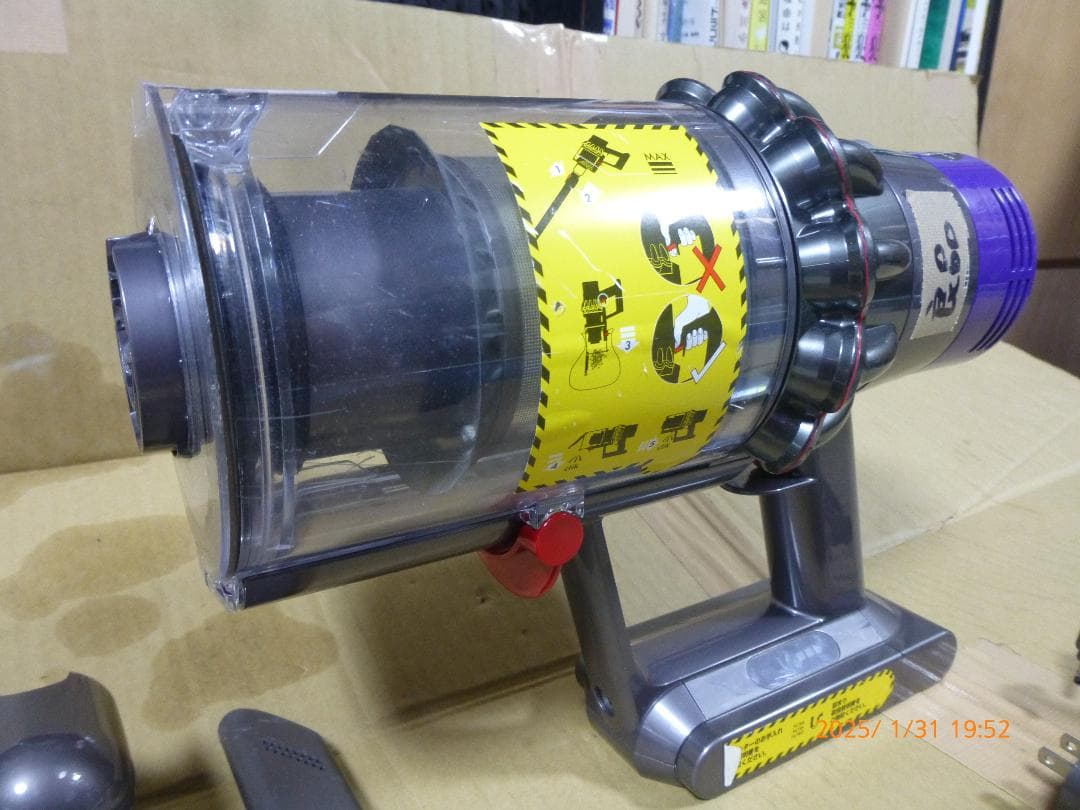 タイムセール開催中　ダイソンSV12　 ミニブラシヘッド装着でエコ50分