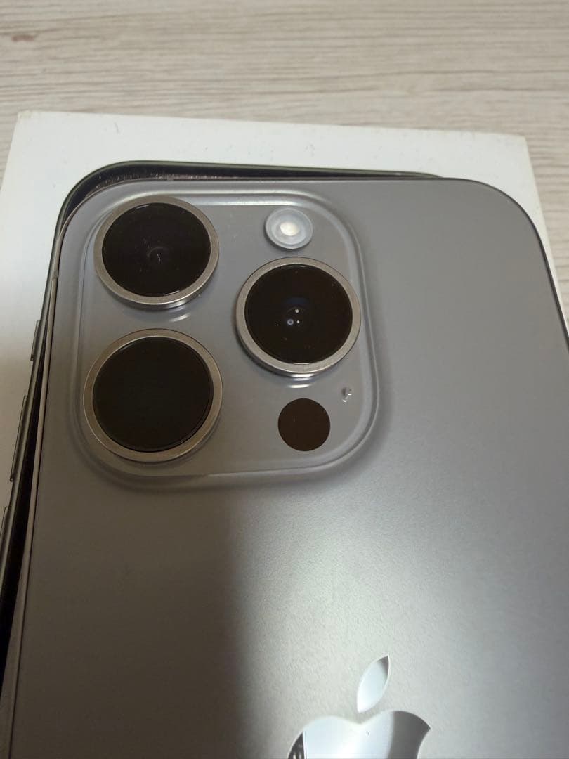 [美品]iPhone15 Pro 128GBナチュラルチタニウム　SIMフリー