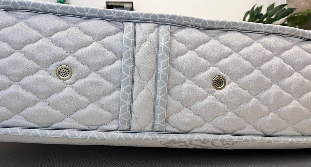 [値下げ] 日本ベッド　シルキーシフォン　マットレス（シングル）美品