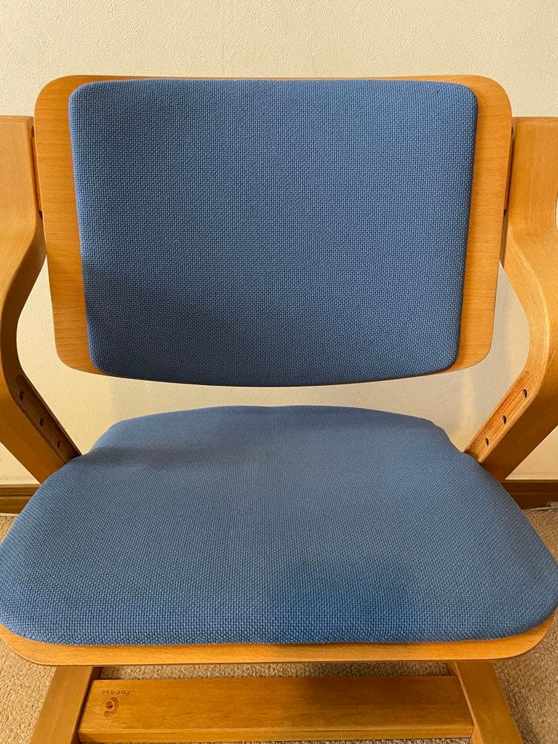 フォルミオ　デスクチェアー